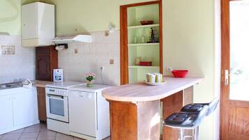 Réfrigérateur, micro-ondes, lave-vaisselle, congélateur