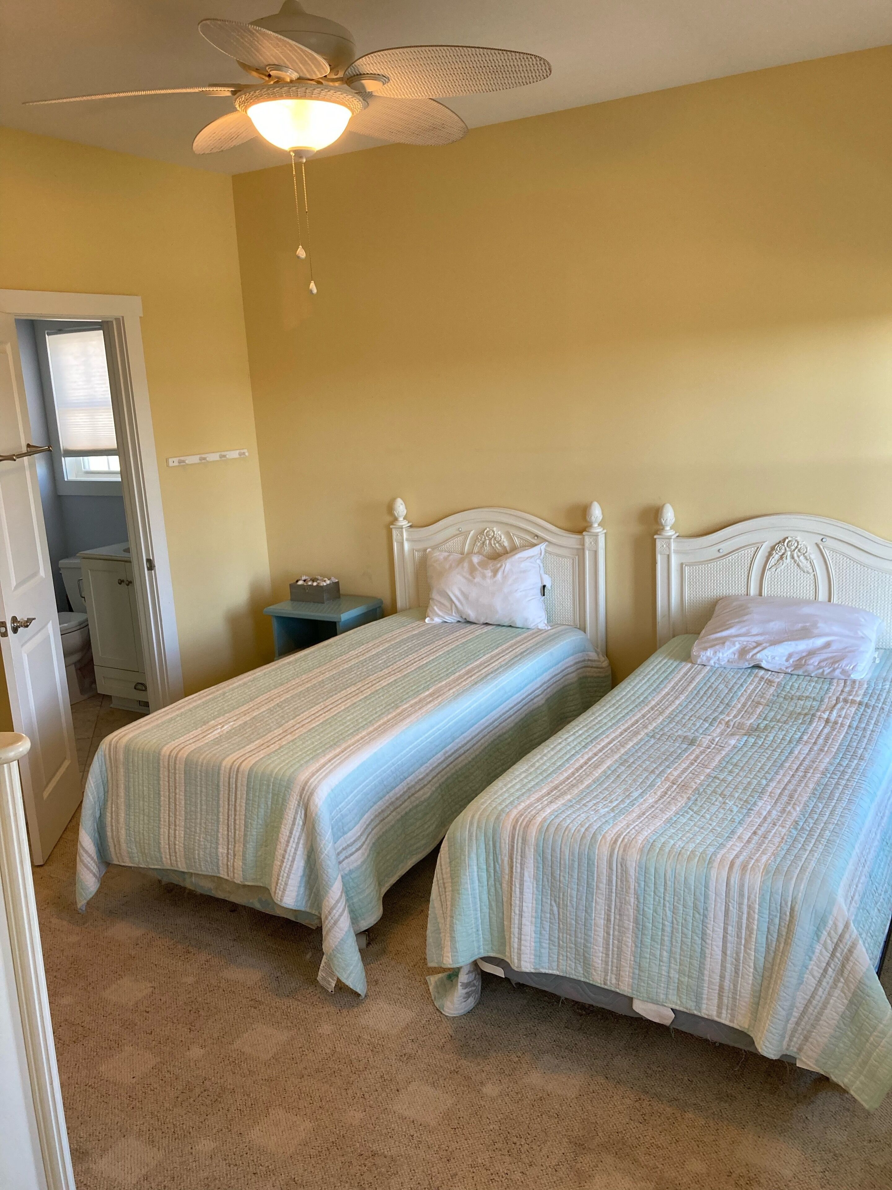 5 bedrooms, iron/ironing board, free WiFi, bed sheets