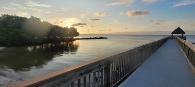 Breathtaking Ocean views! Owners who care. “Sangria Sunrise”! 10% off charters!