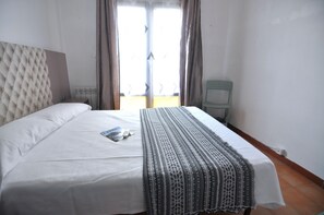 2 bedrooms, iron/ironing board