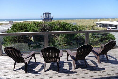 Pelican Point: Spacious Ocean View Home in Manzanita (MCA #200)