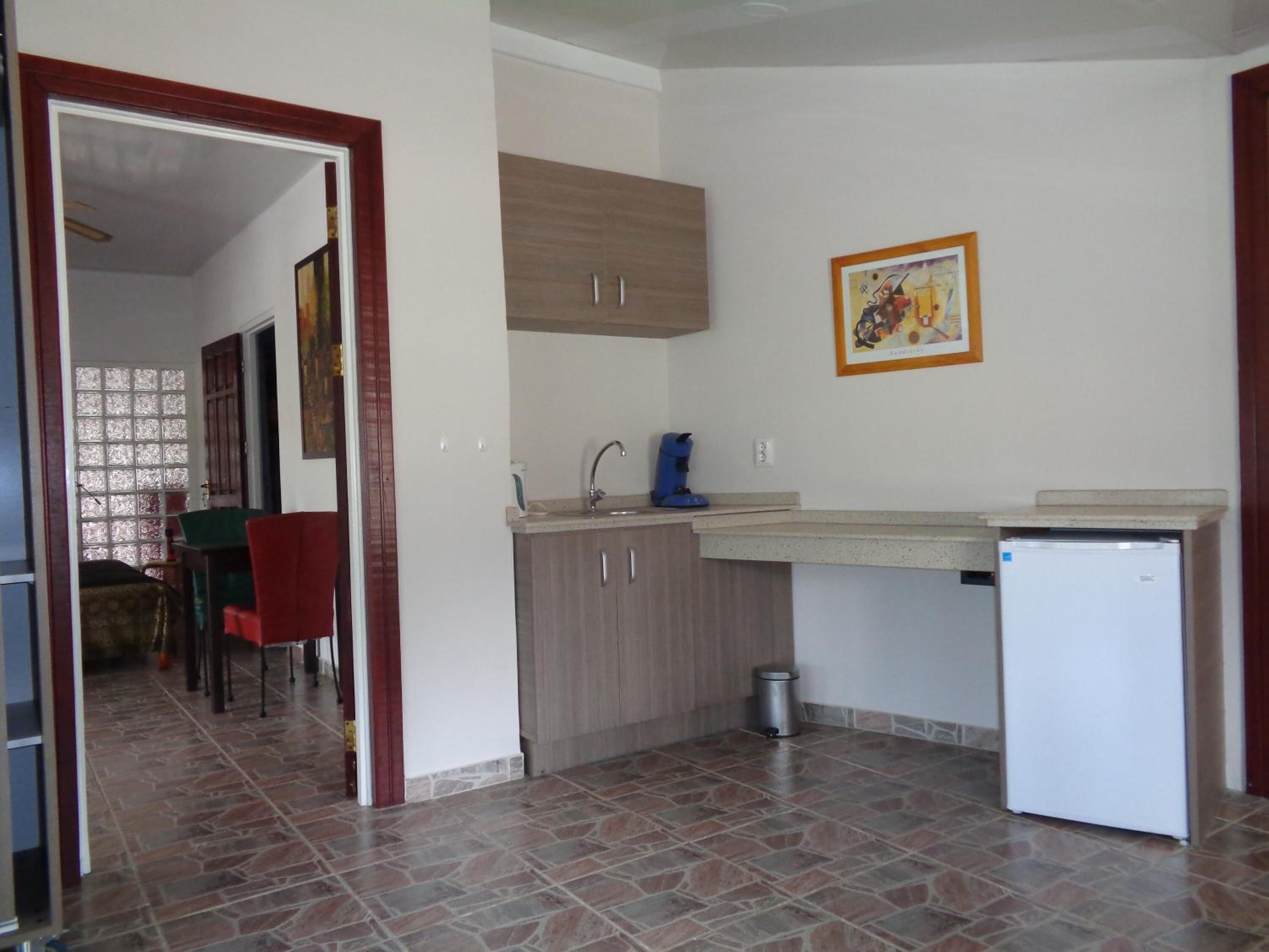 Fridge, microwave, coffee/tea maker, electric kettle