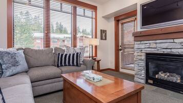 Condo, 2 Bedrooms (Village #3310 Lincoln House) | Living area | TV, DVD player