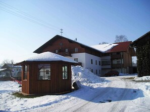 Exterior - Ferienwohnung "Seeblick" bis 2 Personen, Balkon, 30m² (Taching am See)
