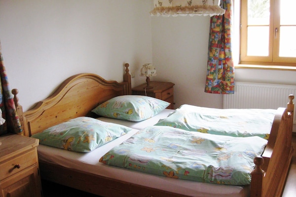 Ferienwohnung Seeblick bis 2 Personen, Balkon, 30 qm-Schlafzimmer