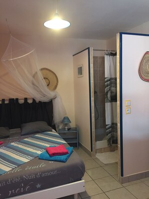 2 habitaciones, cuna de viaje, wifi y ropa de cama 