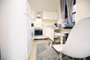 Refrigerador, microondas, horno y lavavajillas 