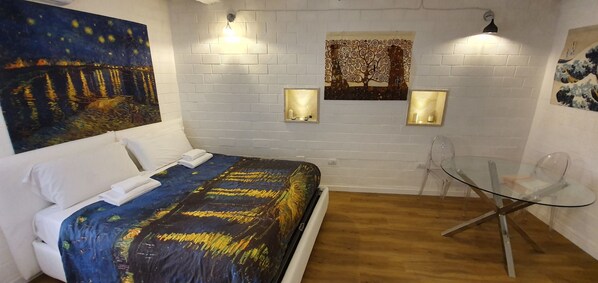 Suite estudio, cocina básica | Decoración individual, mobiliario individual, escritorio