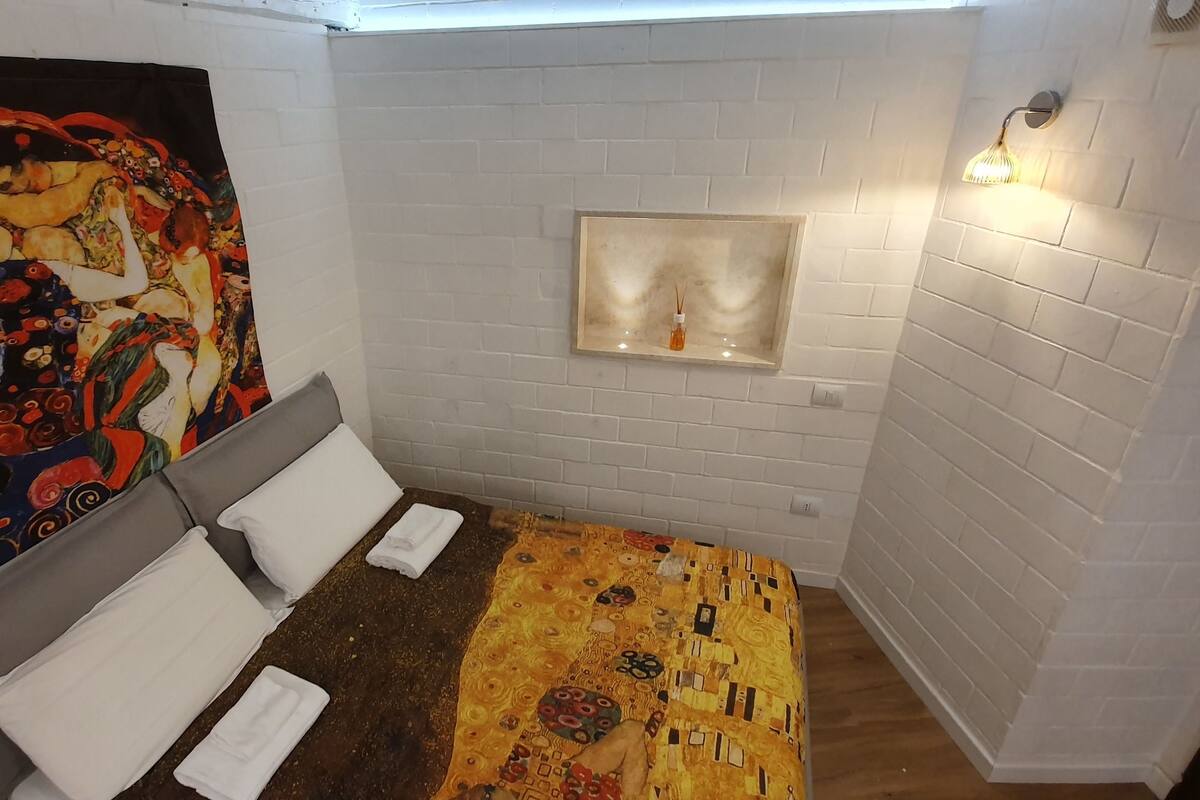 Quarto casal, 1 cama Queen | Escrivaninha, cortinas blackout, berços (sobretaxa)