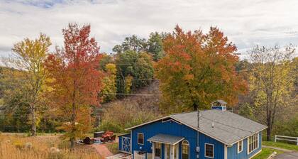 Charming koulurakennus mökki aivan Dollywood!