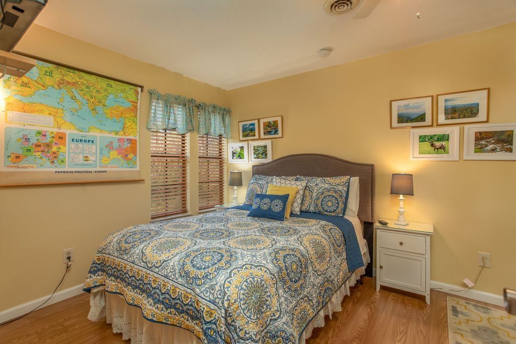 2 bedrooms, iron/ironing board, travel cot, free WiFi