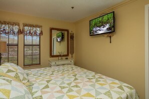2 bedrooms, iron/ironing board, travel cot, free WiFi