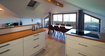 Apartment up to 6 pers. on the 1st floor, balcony, 100 sqm