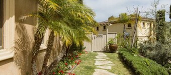 Boutique Luxury in Upscale Area with Private Entry & Bath, Villa A