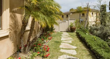 Boutique Luxury in Upscale Area with Private Entry & Bath, Villa A