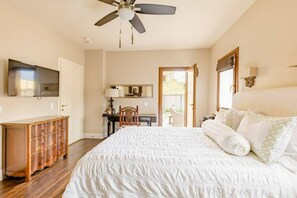 1 bedroom, desk, iron/ironing board, WiFi