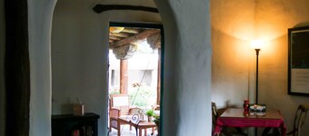 Casita Florecita - downtown at the historic Hacienda de Las Cruces