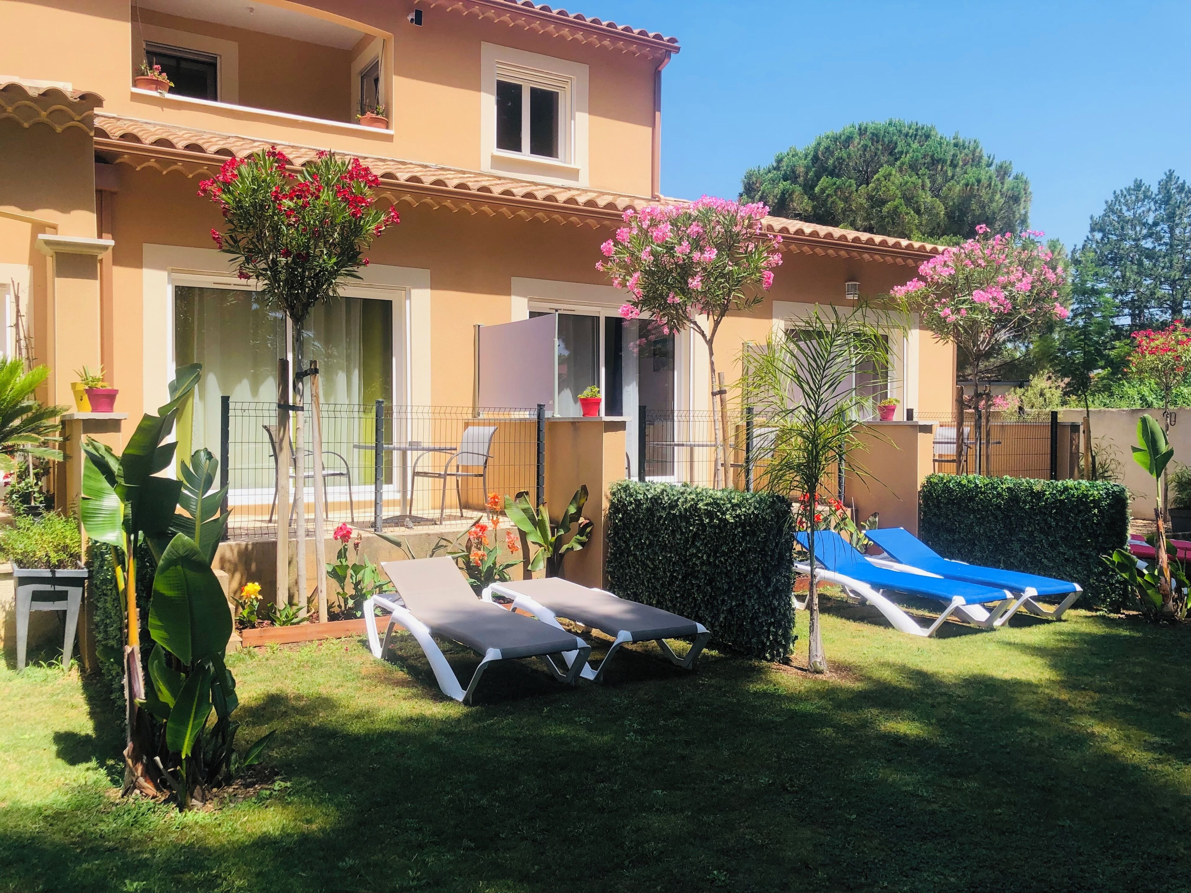 高級寢具、獨特設計、獨特裝修、書桌