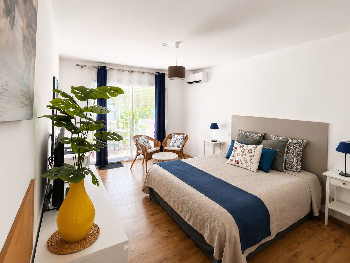 ห้องดีลักซ์ดับเบิล (B) | เครื่องนอนระดับพรีเมียม, ห้องพักตกแต่งอย่างมีเอกลักษณ์