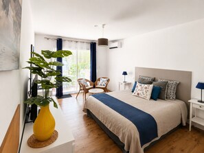 Deluxe-Doppelzimmer (B) | Hochwertige Bettwaren, individuell dekoriert, individuell eingerichtet