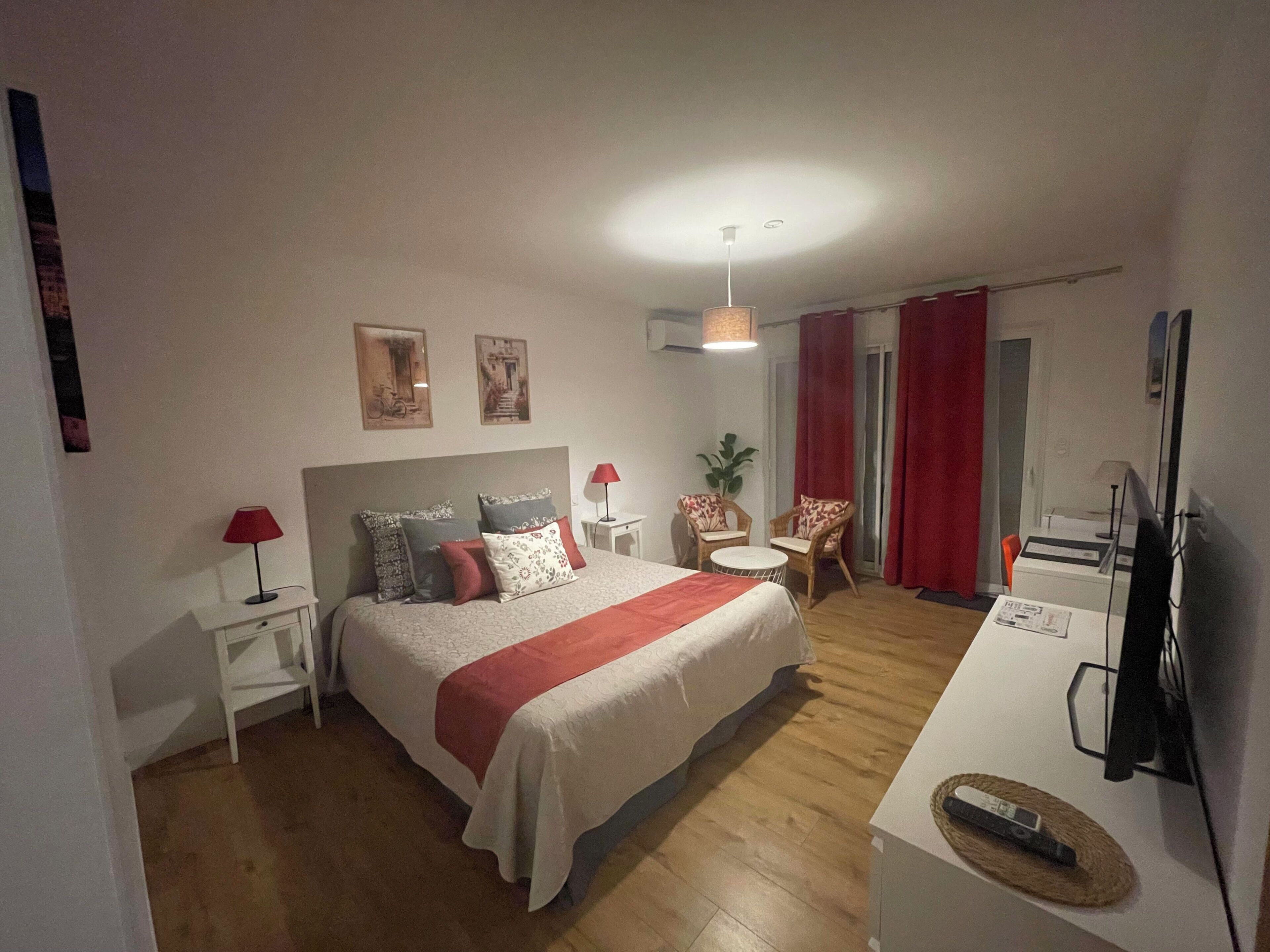 Literie de qualité supérieure, décoration personnalisée