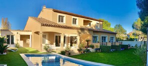 Exterior - Lou Meinado (Saint-Martin-de-Crau)