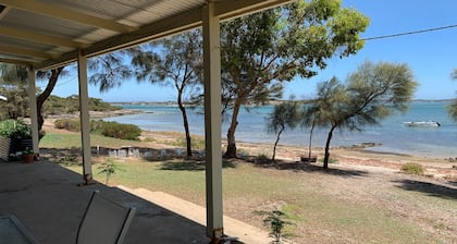 Railway Shack 1 Coffin Bay - Million Dollar Views