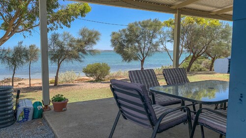 Railway Shack 1 Coffin Bay - Million Dollar Views
