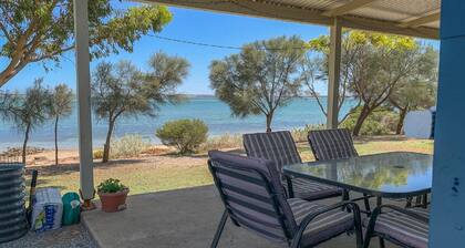 Railway Shack 1 Coffin Bay - Million Dollar Views