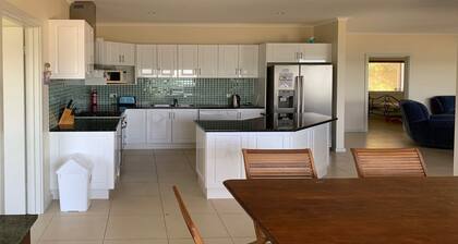 The Beach House - Spectacular Location - Privacy - Right on the Beach