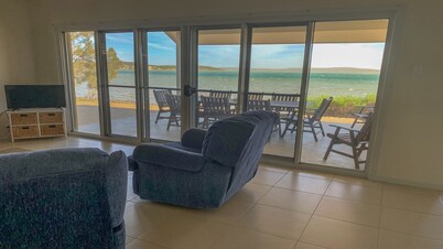 The Beach House - Spectacular Location - Privacy - Right on the Beach