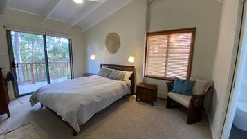 2 bedrooms, travel cot