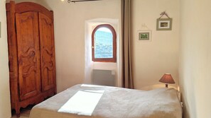 2 Schlafzimmer, Bügeleisen/Bügelbrett, Reisekinderbett, kostenloses WLAN