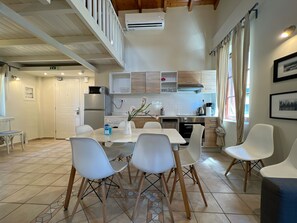 Fridge, microwave, oven, dishwasher - (3A)Three bedroom Central Neoclassical Suite with loft in Psiri-Historic Center (Athina)