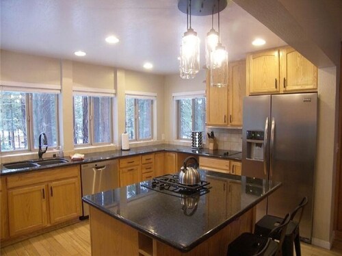 Comfortable Upscale Remodeled House, 4 Bedrooms, 3 Baths. WSTR 21-0307