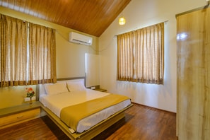 3 bedrooms, bed sheets