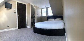 4 chambres, fer et planche à repasser, Wi-Fi, draps fournis