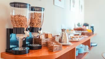 Desayuno continental diario (EUR 6.00 por persona)