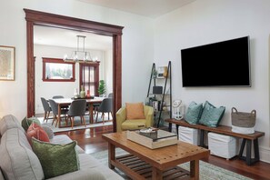 Smart TV, computer monitors