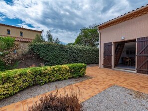 Exterior - Hameau des Tamarins by Interhome (Le Barcarès)
