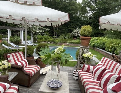 Casa privada del sur de 3 dormitorios con piscina de agua salada, confort de jardines formales.