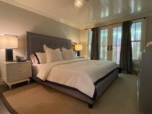 5 bedrooms, desk, iron/ironing board, free WiFi