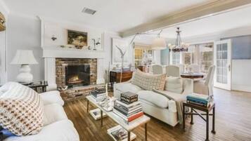 Ălytelevisio, takka, kirjoja, stereot