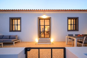 Outdoor dining - Casa Magnolia - Luxury villa with private heated pool and sea views! (Carvoeiro)