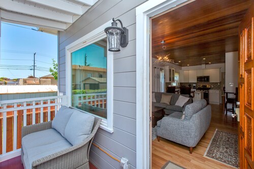 Alameda Luxury 2BR 2BA house, AC, near Alameda ferry to San Francisco, parking.