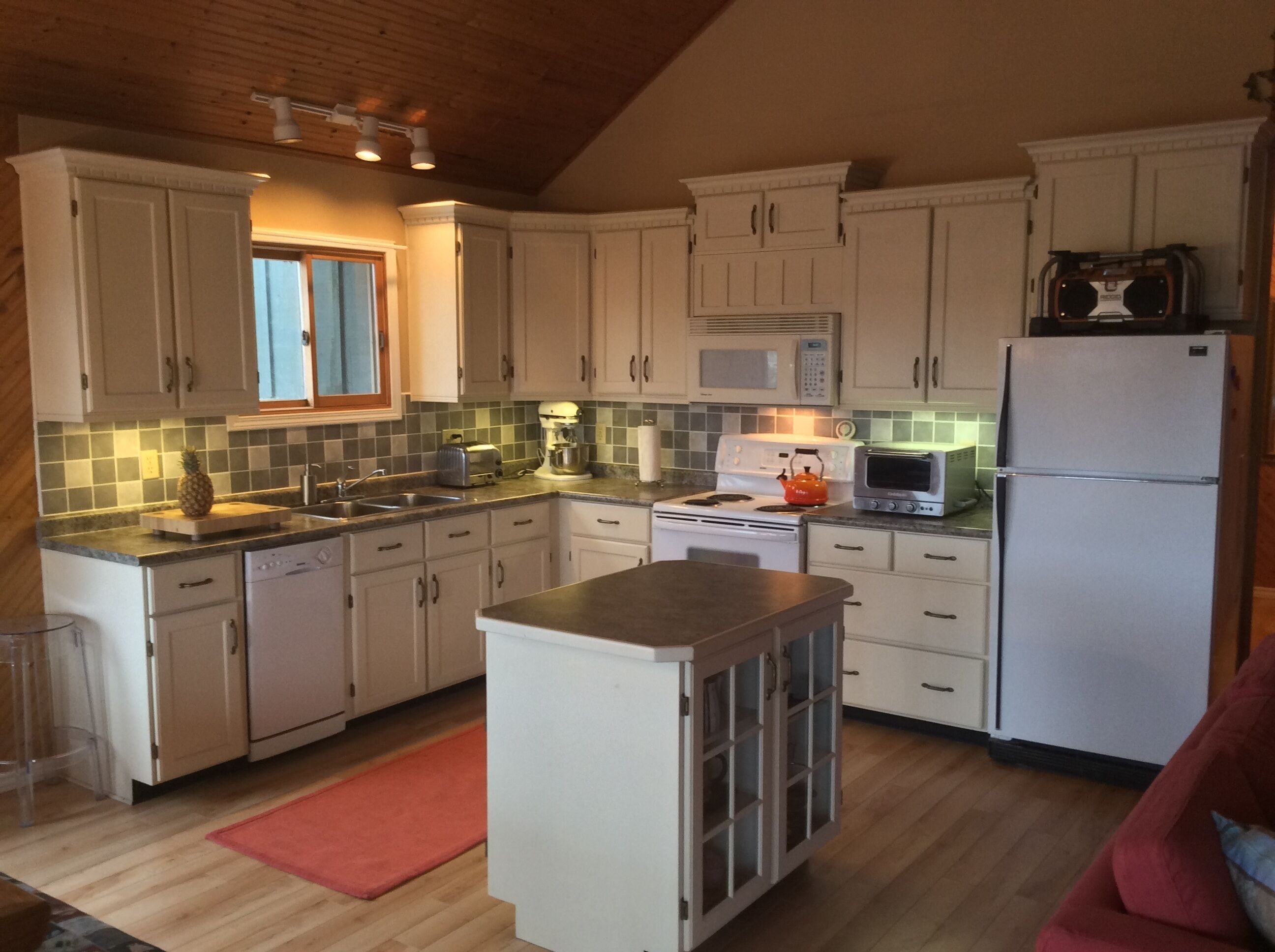 冰箱、微波炉、烤箱、炉灶