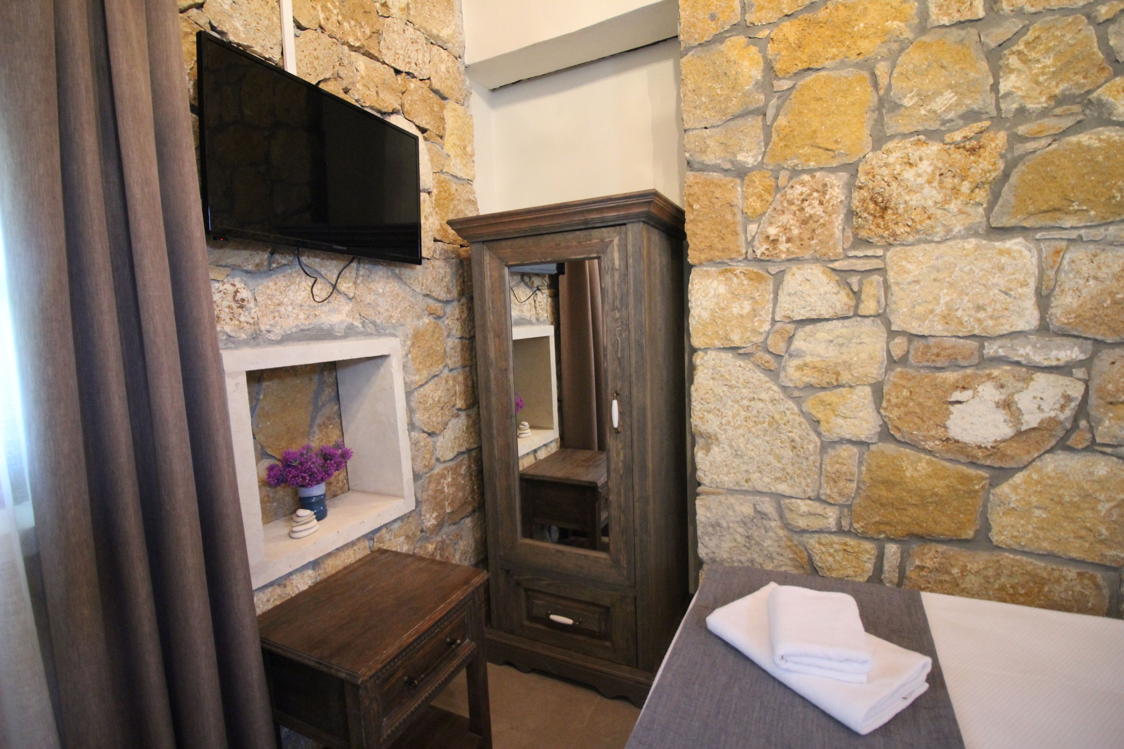 standard double room, garden view | 1 bedroom, desk, free wifi, bed sheets