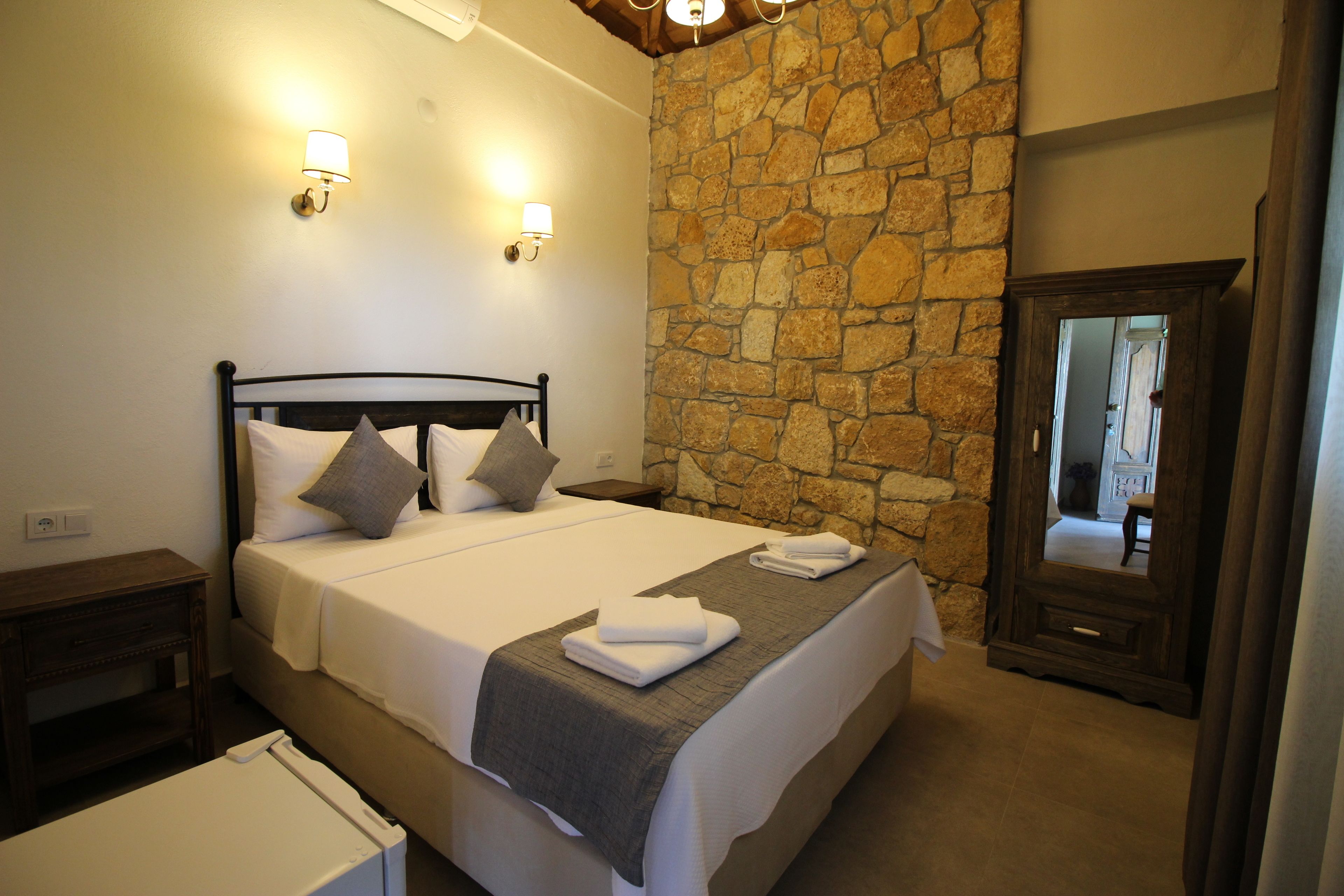 standard double room, garden view | 1 bedroom, desk, free wifi, bed sheets