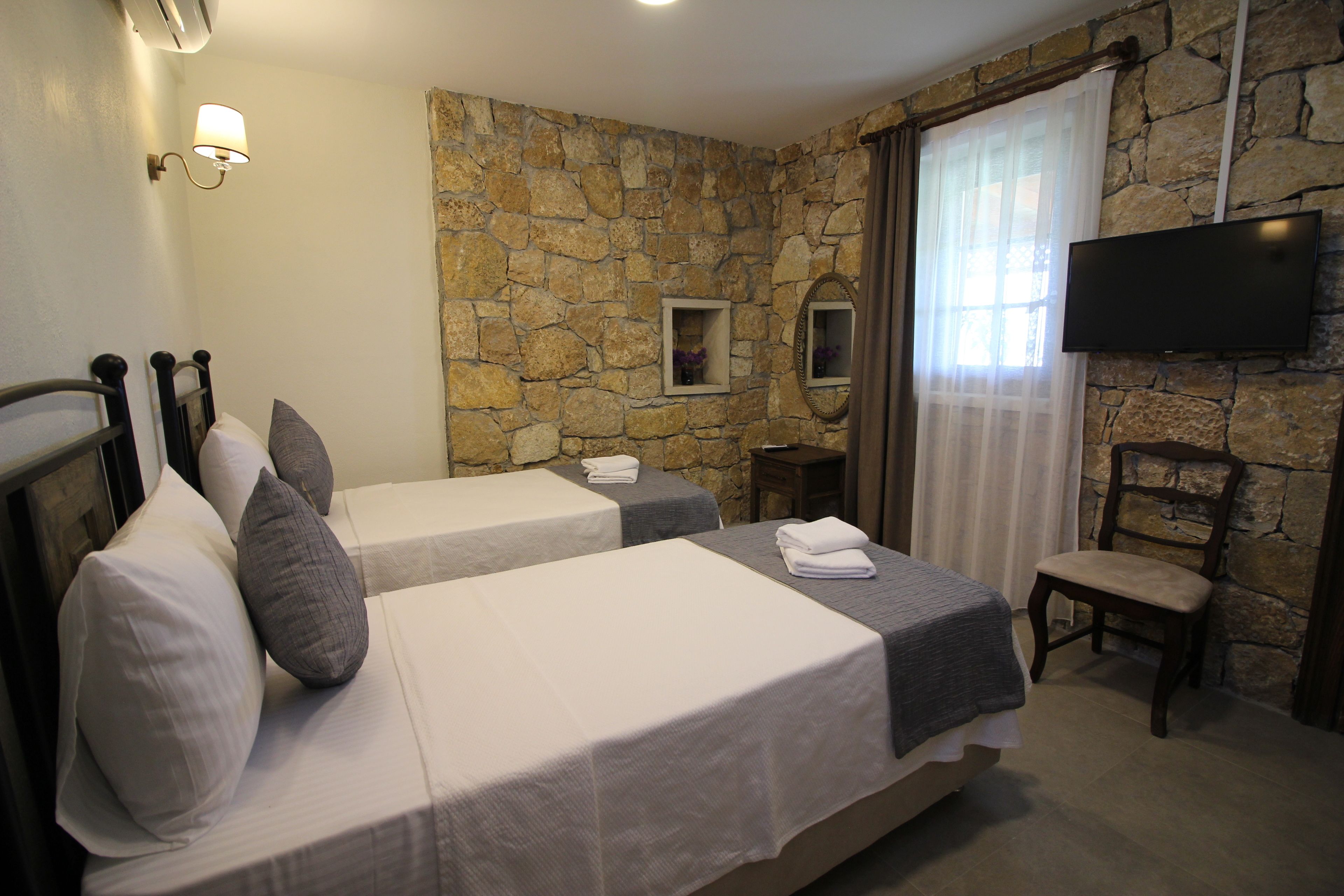 standard twin room, garden view | 1 bedroom, desk, free wifi, bed sheets