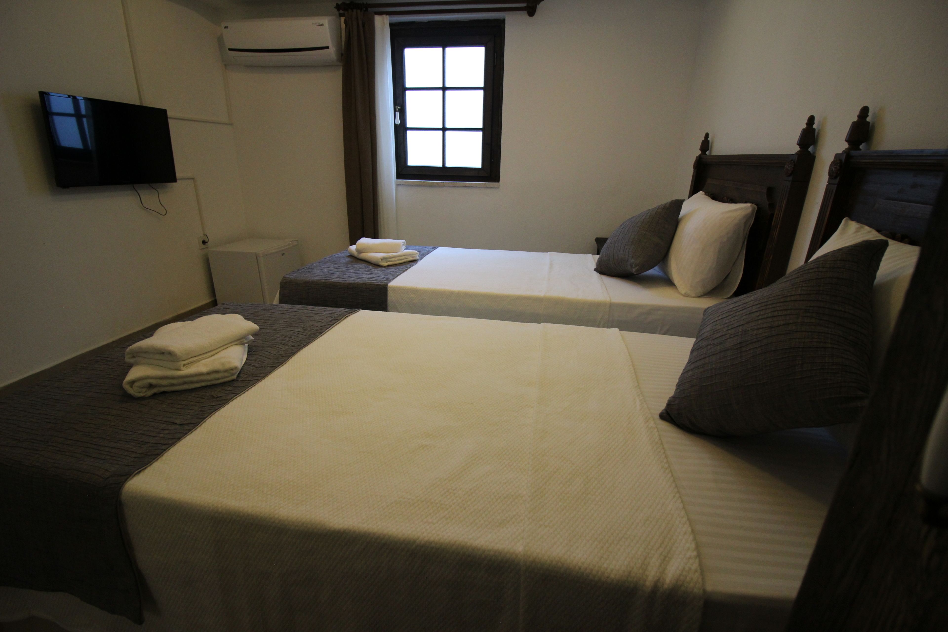 economy twin room (bodrum katı) | 1 bedroom, desk, free wifi, bed sheets